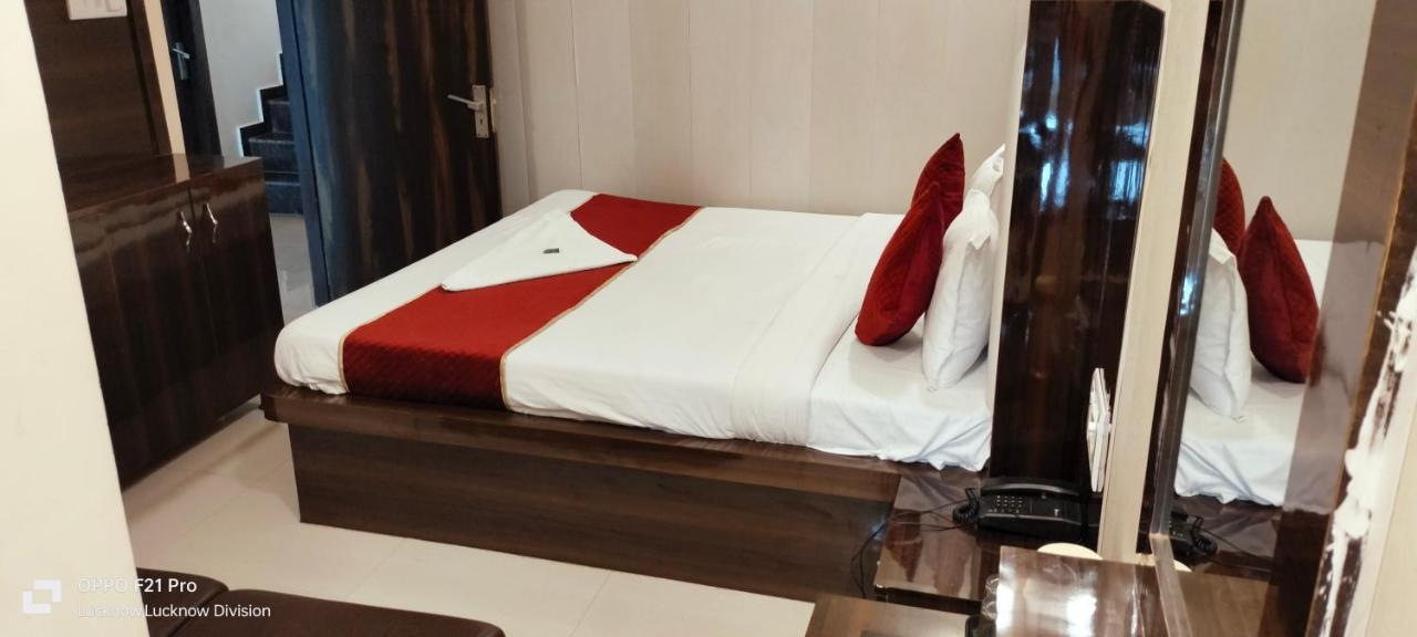 Hotel Kbs 러크나우 외부 사진