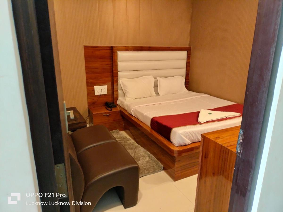 Hotel Kbs 러크나우 외부 사진